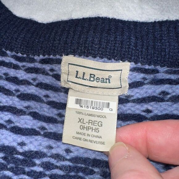L.L. Bean Vintage Womens XL Nordic Blue Lambswool Cardigan Sweater Gently Worn - Picture 8 of 12